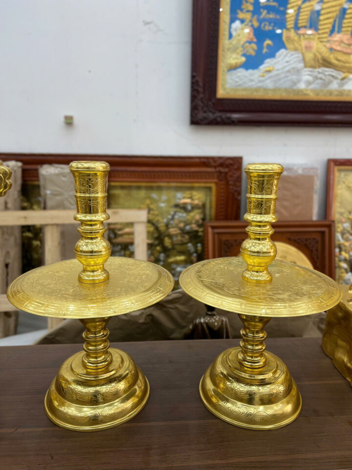 Chân nến 60 cattut dát vàng 18k